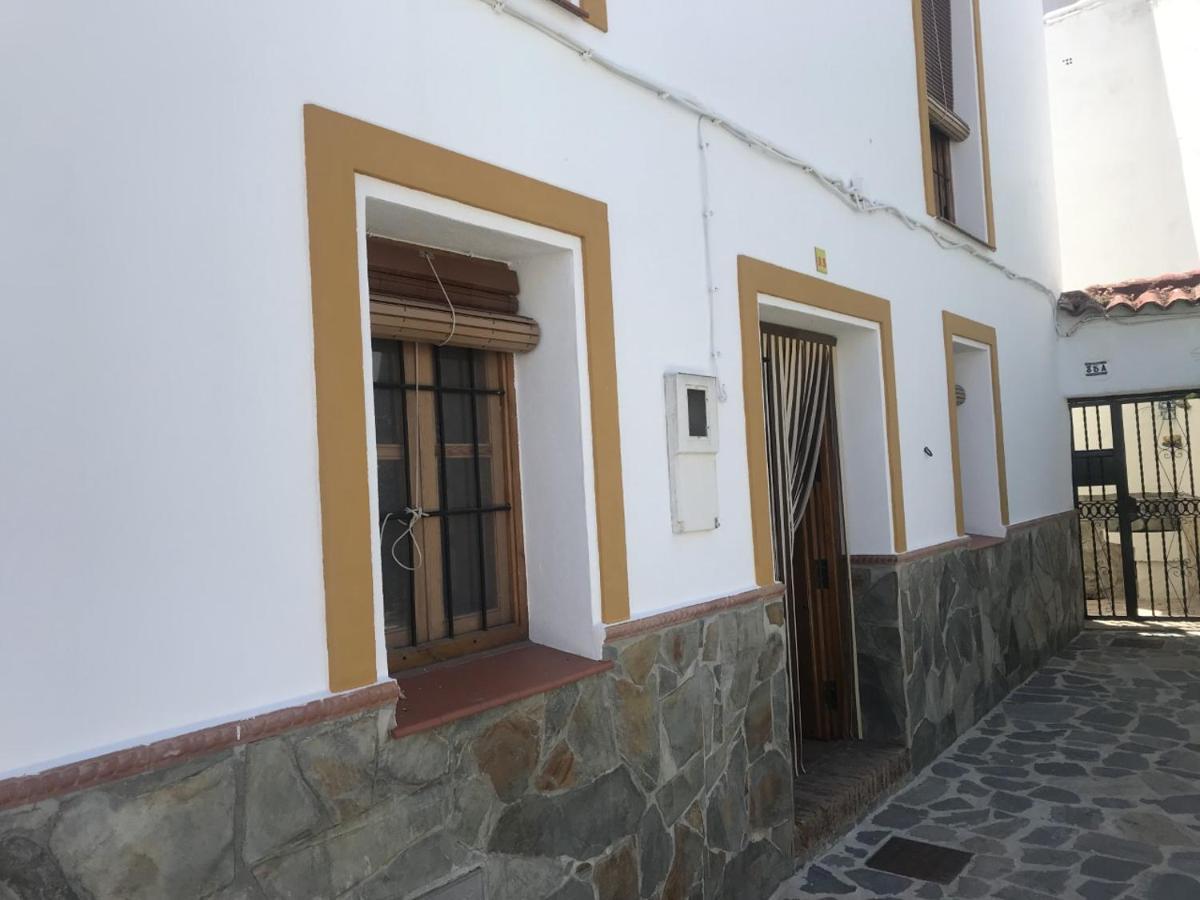 Casa Petra : Bonita Casa Rural En Yunquera Екстер'єр фото